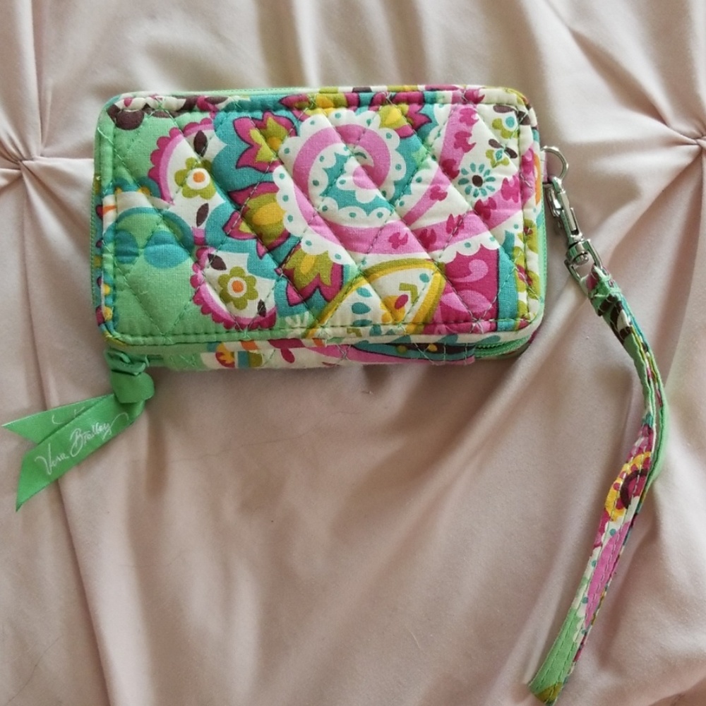 NWOT Vera Bradley Wristlet - Picture 2 of 3